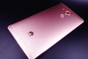 华为mate8+