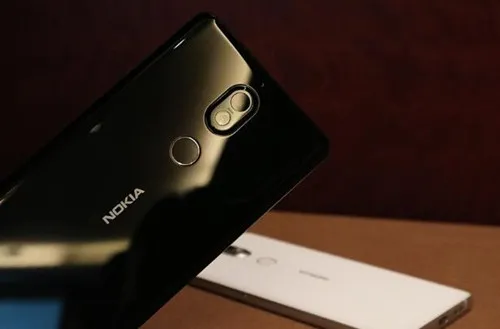 诺基亚7+