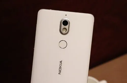 诺基亚7+