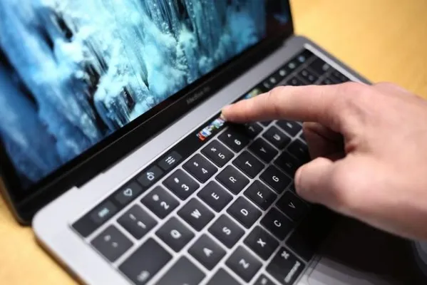 买不起触摸版MacBook？用iPad就能体验