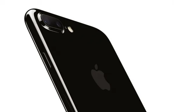 分析师谈iPhone 8 希望不要像新 MBP 这样