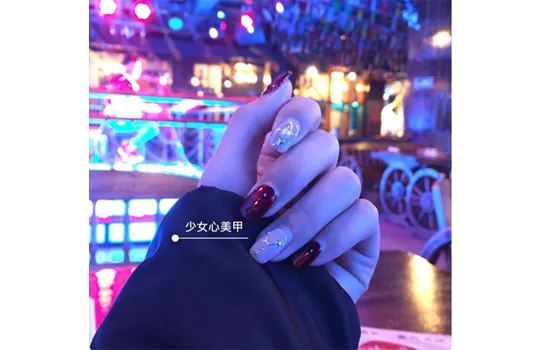 金属美甲图片大全 可简约可华丽的金属美甲