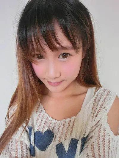 懒人学化少女系裸妆 五步打造雪嫩白瓷肌