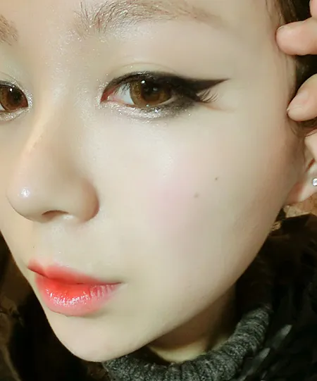 单眼皮怎么画眼线 无辜眼妆化妆技巧