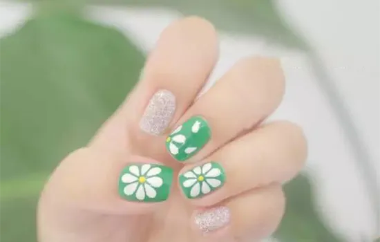 经典小雏菊美甲教程 清新少女范