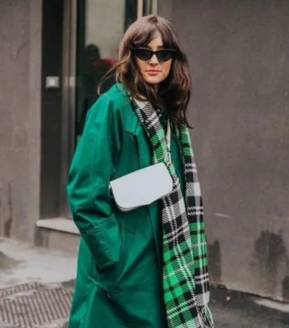 绿色的大衣怎么搭配围巾？推荐大气时尚围巾搭配方案？