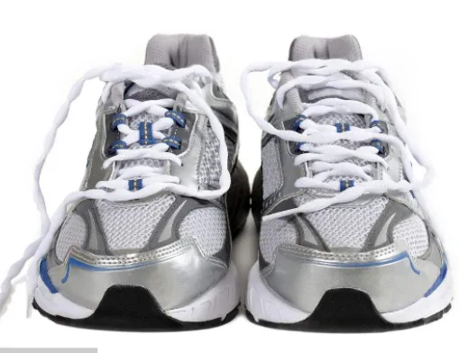 运动鞋上的粘胶怎么去掉？运动鞋里面臭如何清洗？