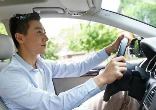高速上汽车多少时速是安全的？如何判定前后安全车距？