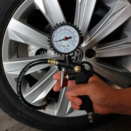 汽车轮胎气压打多少最合适？汽车轮胎多久补一次气？