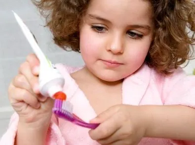 儿童几岁可以开始刷牙？儿童牙膏可以吃吗？
