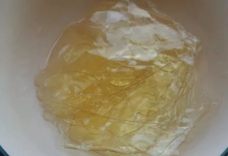 吉利丁片用冷水泡多久？吉利丁片做果冻的比例？