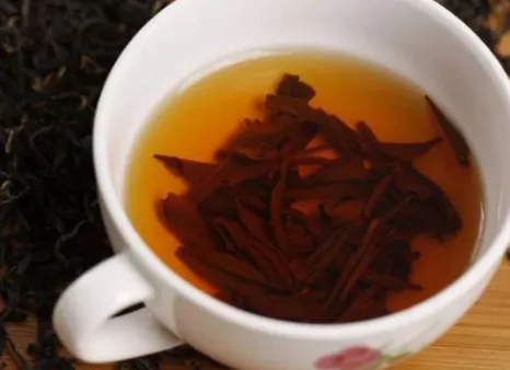 红茶与白茶哪个降火效果好？上火喝红茶好还是白茶好？