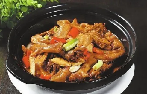 鸭肉用什么香料烧最香？如何做没有腥臊味还很香的鸭肉？