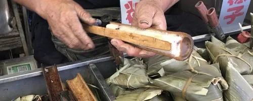 竹筒粽子怎么取出来