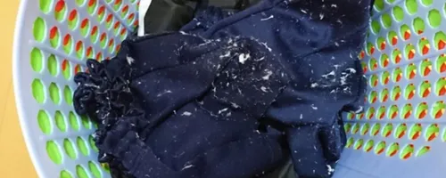 洗衣服卫生纸洗碎了怎么处理