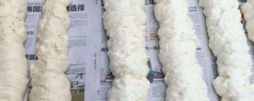 泡沫胶弄手上怎么洗掉