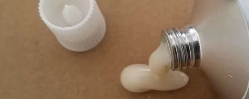 手被胶水粘住了怎么办