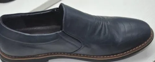 皮鞋放久了掉皮怎么办