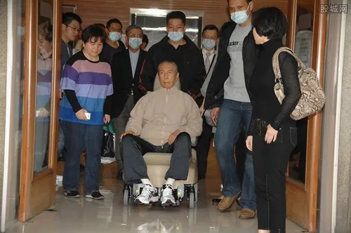 赌王为什么选何超凤 何鸿燊家产分配最终结果出来了吗