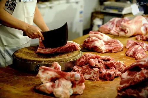 猪肉价格大幅回落 市场销量却疲软不振是啥原因