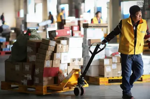 双节期间快递业务量大增