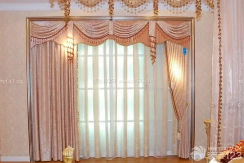 客厅窗帘选什么布料——选好客厅窗帘布料，做好装修细节工作 (客厅窗帘)