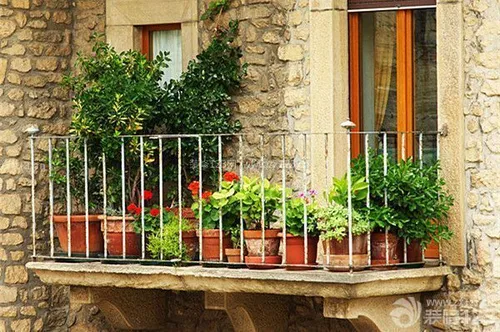 阳台护栏标准规范 打造安全家居生活环境 (阳台护栏)