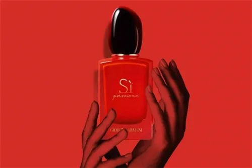 阿玛尼红色挚爱香水前中后调 红色挚爱香水是浓香还是淡香