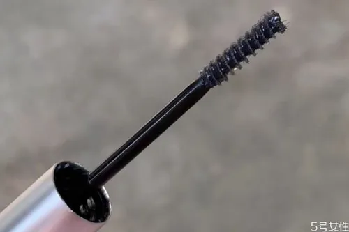 睫毛打底膏有必要吗 睫毛打底和睫毛膏的