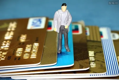 信用卡逾期找谁协商管用 后果有多严重