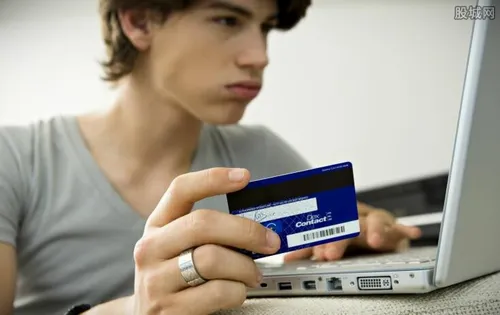交行信用卡取现手续费 所需费用并不低！