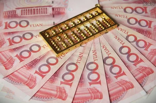 7月人民币贷款增加 同期增长905亿元