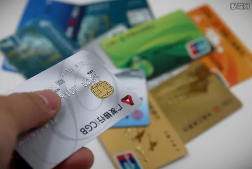 代办信用卡靠谱吗 消费者需小心套路及骗局