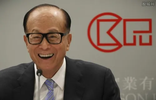 李嘉诚的第一桶金是如何赚来的 让人意想不到