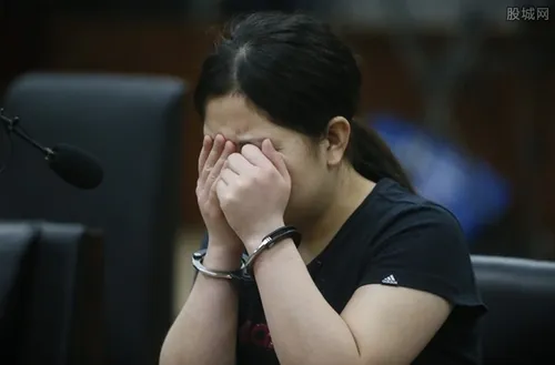 女子泰国捡包未还被拘 捡到东西占为己有或判5年刑期