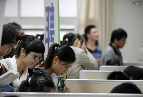 银行招人考天体学“奇葩”题目遭考生吐槽