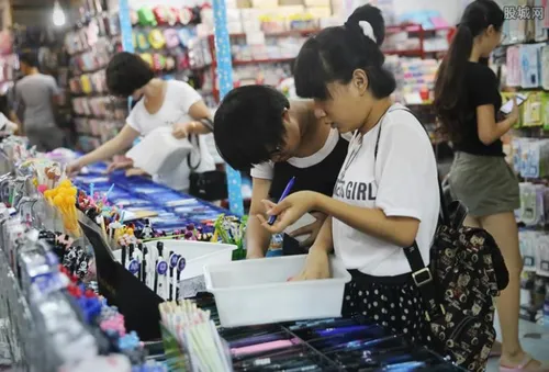 文具店一年能挣十万吗 毛利比例在这个数