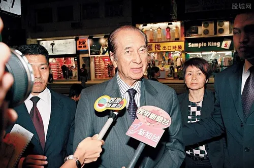 何鸿燊怎么没上富豪榜 他总资产是多少亿