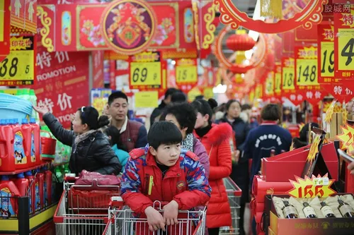 中国1亿多人就地过年 本地游和宅经济升温