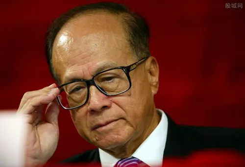 李嘉诚重夺香港首富 财富总额升至354亿美