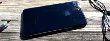 亮黑色iPhone 7不戴套？后果是喜闻乐见的