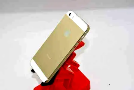 iphone5S土豪金被抢购一空 令人瞠目结舌