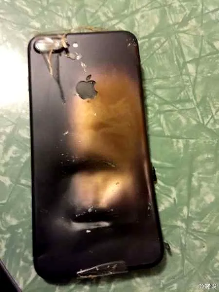 爆炸苹果iPhone7 Plus更多图片曝光：或受外力冲击所致