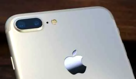 iPhone 8屏幕会离三星越来越远？