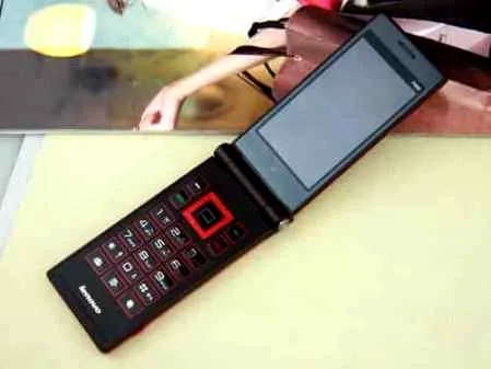 诱惑性感翻盖红 联想手机p85价格怎么样