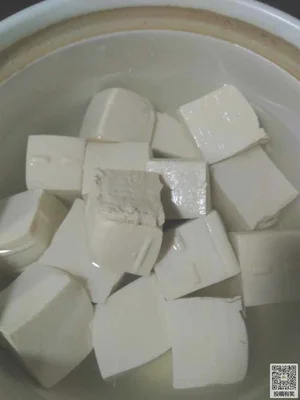 泥鳅炖豆腐的做法步骤4