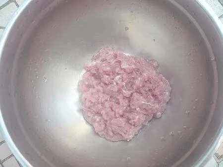 酿肉苦瓜汤的做法步骤3