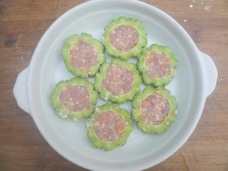 酿肉苦瓜汤的做法步骤10