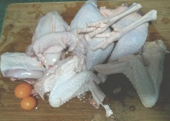 山药炖鸡汤的做法步骤2