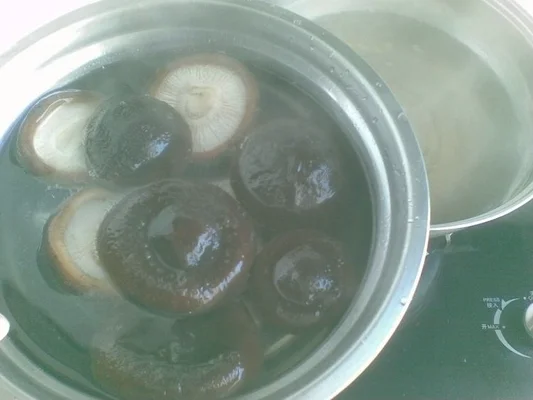 生煎香菇肉盒的做法步骤3